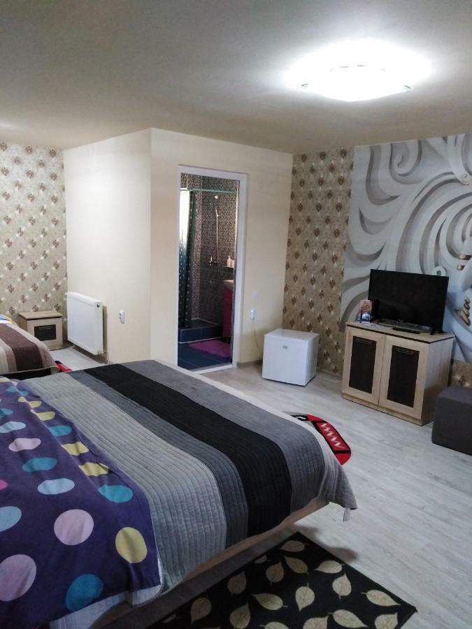 فندق Casa Cu Butoi سوفاتا المظهر الخارجي الصورة