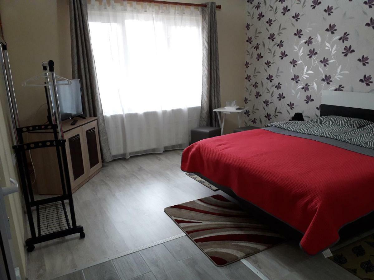 فندق Casa Cu Butoi سوفاتا المظهر الخارجي الصورة